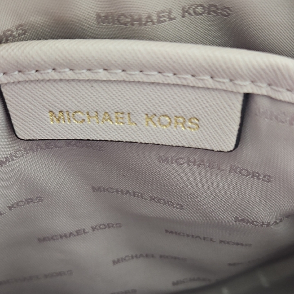 Michael Kors Blush Crossbody Bag with Gold Chain - Picture 7 of 11